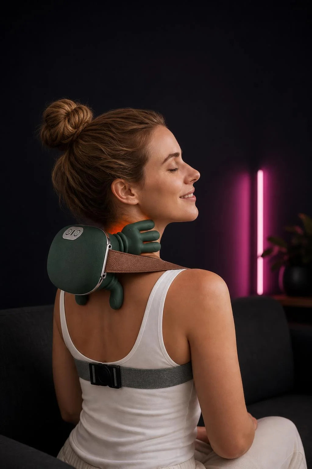 Masajeador de Cuello con Calor · Mano de Masaje 4D
