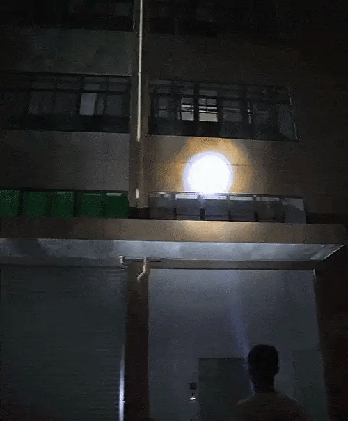 🔦 High-Power LED Flashlight – Powerful Light for Any Situation